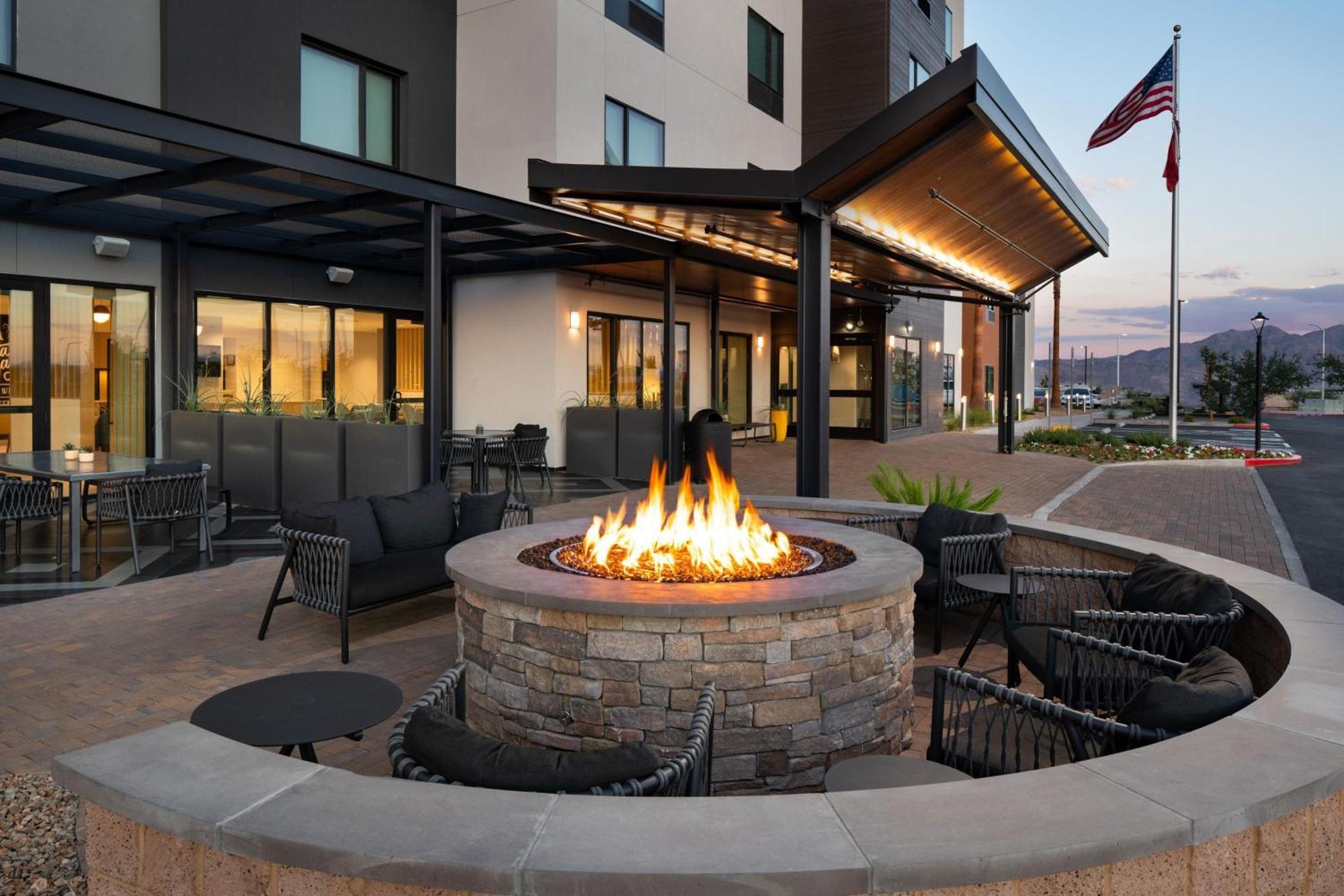 Towneplace Suites By Marriott Las Vegas North I-15 Eksteriør billede